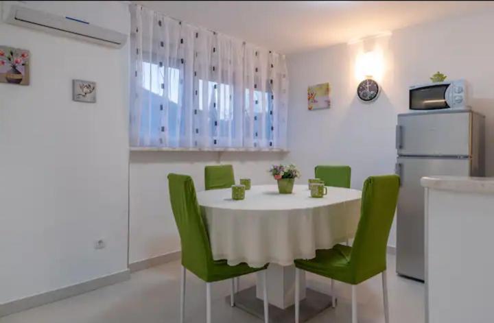 Mimoza Trogir Apartment Bagian luar foto